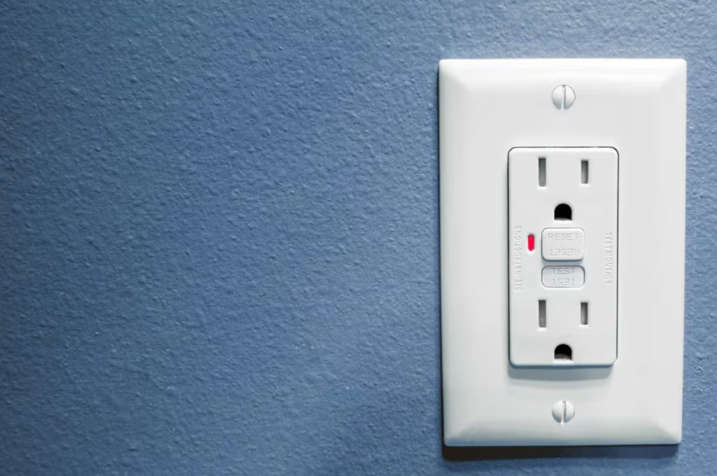 Understanding the Lifespan of GFCI Outlets: A Guide for Buda, Texas Homeowners
